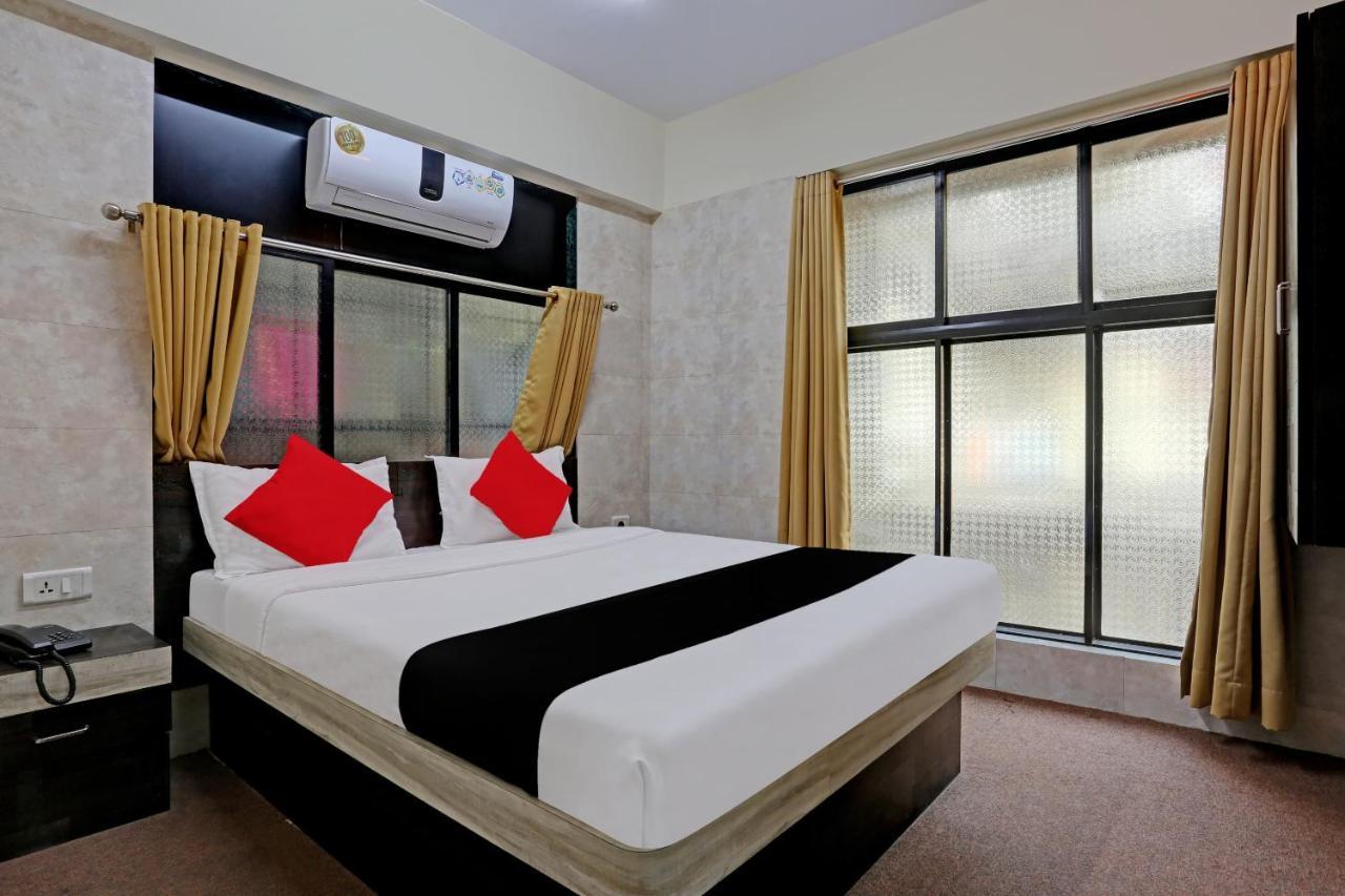 Capital O 79386 Hotel Emirates Мумбаи Экстерьер фото